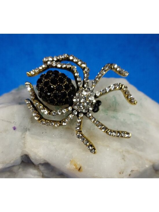 Jewelry - Stunning spider fashion jewelry brooch pin